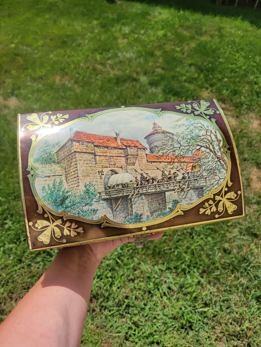 Vintage German Lebkuchen Schmidt Nuremberg Treasure Chest Tin